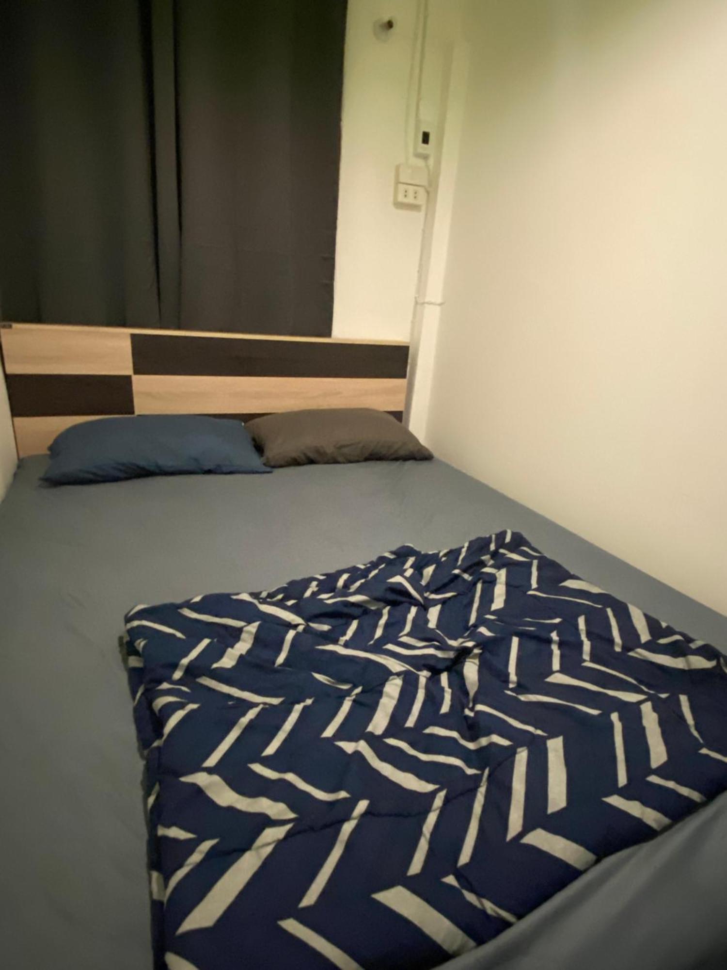 Sleep Break Hostel Sathon Banguecoque Exterior foto